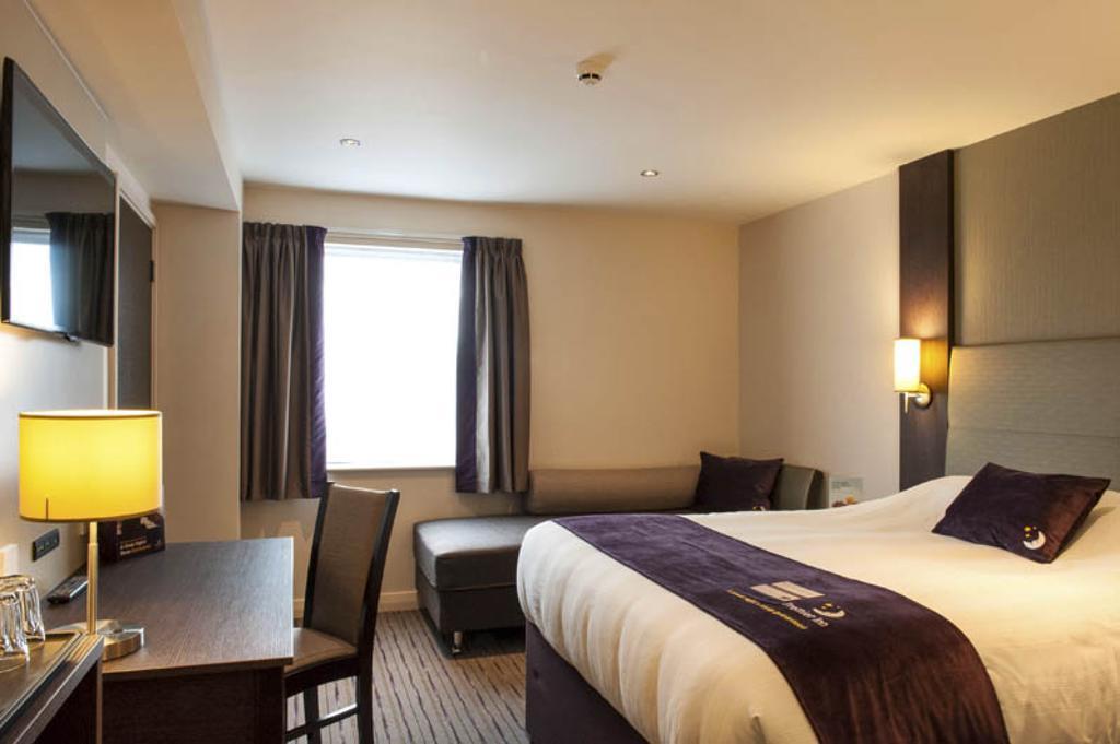 Premier Inn London Southwark Стая снимка